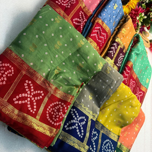 ผ้าส่าหรีบันดานีรุ่นล่าสุดสำหรับผู้หญิง – ผ้าส่าหรีสีเขียวสไตล์ชาติพันธุ์พร้อมดีไซน์พาลูและลายปักแบบตัดกัน - Product Image 2