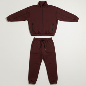 Fabricante de Conjuntos Deportivos de Algodón Grueso, Corte Holgado y Relajado - Product Image 1