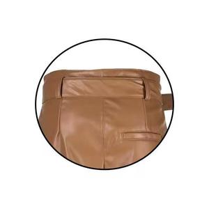 Shorts en cuir pour femmes de Front Pocket, coupe classique, 100% cuir, respirant, teinture unie, avec logo de marque personnalisé - Product Image 3