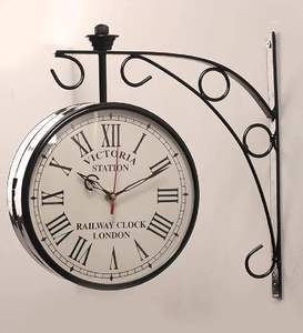 Horloge murale double face Victoria Station Railway, support en fer antique, chiffres romains, pour extérieur, jardin, porche, couloir - Product Image 6