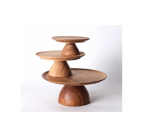 Support à gâteau rond en bois artisanal, écologique et décoratif, avec finition lisse, pour la présentation de desserts de mariage rustique - Product Image 1
