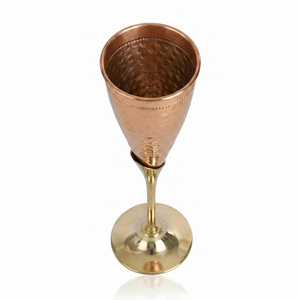 Copa de Vino de Cobre Martillado Antiguo con Tallo de Latón, Juego de 2 Copas de Cóctel de Cobre de Primera Calidad para Bar de Lujo y Regalos - Product Image 4