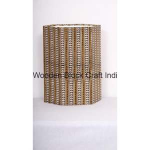 Cubo de basura decorativo de madera con diseño geométrico hexagonal, hecho a mano en Rajasthan, India, con tapa enrollable y parte superior abierta, ecológico. - Product Image 1