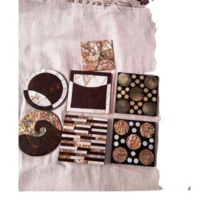 Ensemble de sous-verres en matériaux personnalisés Tampons ronds en pierre de style classique pour la cuisine Fabriqué en Inde - Product Image 1