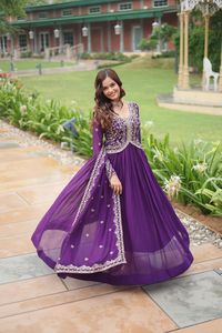 ชุดเดรส Anarkali สไตล์อินเดียและปากีสถานสำหรับผู้หญิง คอลเลคชั่นงานปักเลื่อมหนัก ดีไซน์เนอร์ออกแบบ พร้อมงานปักลาย Zari หลายแบบ - Product Image 4