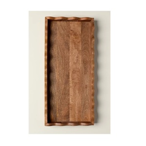 Plateau de service rectangulaire en bois d'acacia festonné de qualité supérieure, plateau décoratif en bois avec bords ondulés, plateau de service écologique - Product Image 1