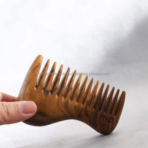 Proveedores de personalización Venta directa Cepillo de pelo de bambú ecológico Etiqueta privada Peine de pelo de madera - Product Image 1