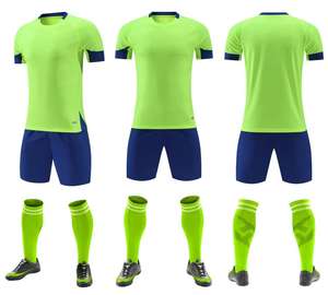 ชุดฟุตบอลแบบปรับแต่งได้ กลับด้านได้ แห้งเร็ว เหมาะสำหรับการฝึกซ้อม ผลิตในชุดอุปกรณ์ฟุตบอล - Product Image 2