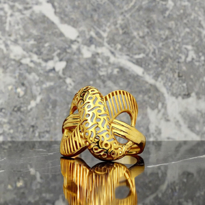 Anillo Sencillo de Flor Dorada |   Diseño Clásico y Elegante de Seis Pétalos |   Oro Amarillo de 2.050 Gramos para Uso Diario - Product Image 4
