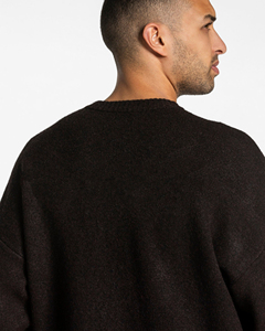 Stylish sweatshirt crafted from breathable fabric, offering warmth flexibility, and a sleek look for everyday streetwear fashion - Product Image 4