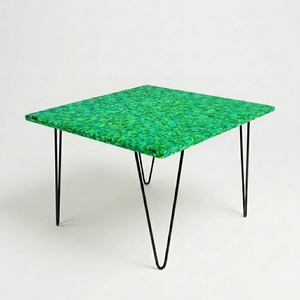 Table basse de salle à manger en acier et plastique recyclé 4GoodThings, style moderne minimaliste, imperméable, durable, empilable, meubles pour la maison - Product Image 1
