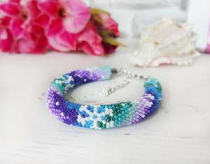 Pulsera de copo de nieve con cuentas, pulsera de invierno con cuentas de colores degradados, pulsera de ganchillo, joyería llamativa, regalo de cumpleaños para mujer - Product Image 5