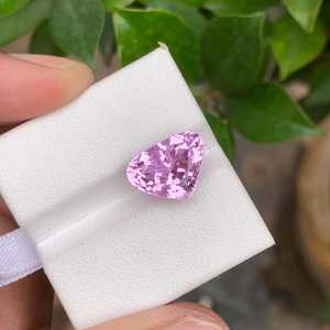 Pierre de Kunzite naturelle en forme de cœur, pierre précieuse rose facettée de qualité supérieure pour la fabrication de bijoux - Product Image 6