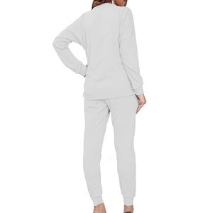 Ensemble de survêtement gris clair personnalisé pour femme – Sweat-shirt à manches longues et pantalon de jogging assorti – Tenue décontractée de sport deux pièces - Product Image 2