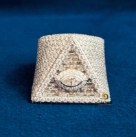 Anillo de Hip Hop con Triángulo Illuminati Totalmente Cubierto de Diamantes, Oro Sólido de 14K, con Moissanita de Alta Calidad de 20g, Corte Brillante Redondo y Claridad VVS