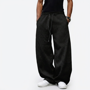 Pantalon de survêtement noir pour homme, style streetwear, brodé, coupe large, en coton, avec cordon de serrage et taille élastique, poches latérales - Product Image 1