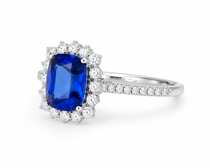 Bague de luxe pour femme avec saphir bleu taille coussin, halo et accents de diamants, en or 10K 14K 18K ou argent sterling 925/935 plaqué rhodium, sertie à griffes - Product Image 2