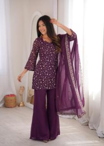 Conjunto de Kurta, Pantalón y Dupatta de Seda para Mujer, Bordado con Lentejuelas y Trabajo Zari - Product Image 4