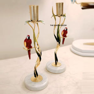 Porte-bougie unique en béton et métal doré, thème luxe, avec motif d'oiseau en vol, parfait pour un salon contemporain - Product Image 3