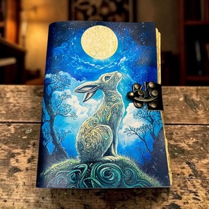 Herb Heritage 200 feuilles Carnet vintage fait main à couverture en cuir, motif Lapin de la Lune, à bords festonnés, thème céleste et sorcier, pour aquarelle - Product Image 6