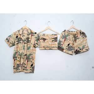 Conjunto de pijama de algodón 100% hecho a mano en India, transpirable, con estampado de selva vintage, ropa de dormir corta para mujer. - Product Image 1