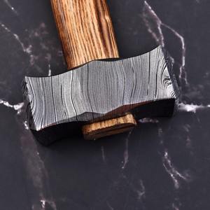 Nouveau marteau en acier Damas forgé à la main avec manche en bois – Marteau de forgeron robuste pour le forgeage, le travail des métaux et l'utilisation industrielle - Product Image 4