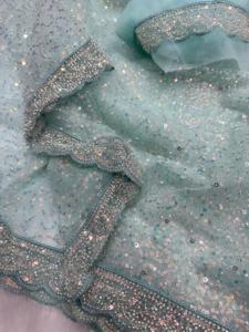 Sari indien d'été en tulle doux, magnifiquement brodé de perles et de sequins, idéal pour mariages et fêtes - Product Image 3