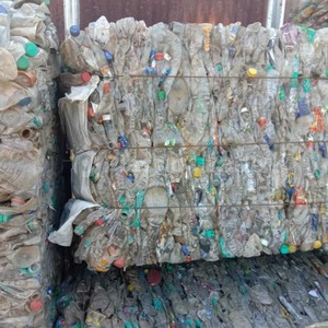 Flocons de PET recyclés, lavés à chaud, prêts pour l'importation en vrac par les acheteurs de matériaux plastiques dans le monde entier - Product Image 3