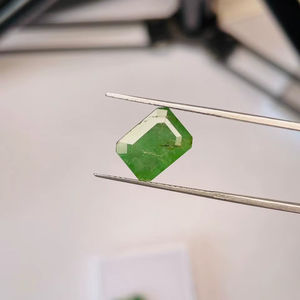 Esmeralda natural, lote de 3 piedras preciosas de buena calidad con un brillo excelente y un bonito color verde, pulido perfecto, ideal para cualquier tipo de joyería. - Product Image 2