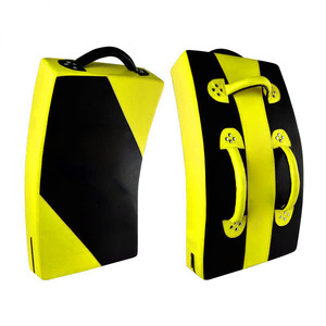 Bouclier de frappe personnalisé avec logo pour entraînement de karaté, MMA, judo, en cuir PU, protection professionnelle, fabriqué au Pakistan, pour la boxe - Product Image 1