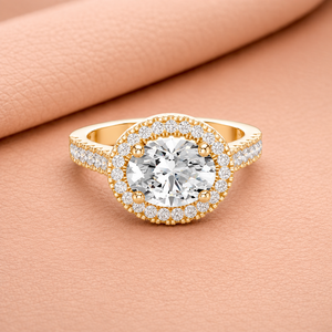 Elegante Anillo de Compromiso con Halo de Diamantes de Corte Redondo en Oro Amarillo, Blanco y Rosa con Diseño de Banda Pavé de Inspiración Vintage - Product Image 3