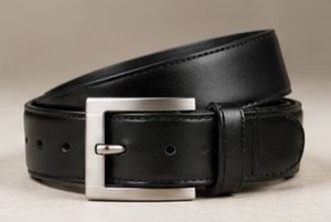 Ceinture en cuir véritable noire avec boucle ardillon rectangulaire en acier, formelle et durable pour homme - Product Image 5
