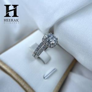 Conjunto de Anillos de Boda de Lujo con Diamantes Halo - Anillo de Compromiso Solitario Certificado - Joyería de Oro de 18K/14K Personalizable - Product Image 3