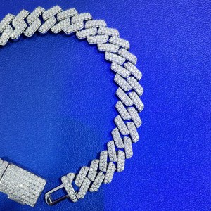 กำไลข้อมือฮิปฮอปสำหรับผู้หญิง Dvars Diamond ประดับเพชรโมอิสซาไนต์ทรงบริลเลียนต์ ตัวเรือนแบบกรงเล็บ ชุบทองคำขาว 925 เงินสเตอร์ลิง ดีไซน์แบบไมอามีคิวบันลิงค์ - Product Image 2