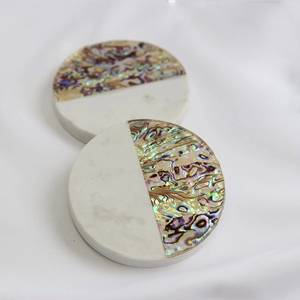 Sous-verres ronds en marbre avec incrustation de coquille d'ormeau, napperons modernes antidérapants pour la décoration de la maison - Product Image 1