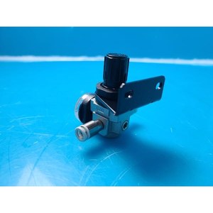 Régulateur d'air comprimé SMC AR10-M5BG-R, utilisé comme pièce détachée pour équipement semi-conducteur d'occasion - Product Image 1