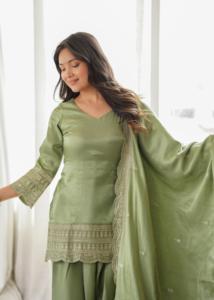 Traje Salwar Verde Satinado Bordado con Cuello en V, Manga Larga, Corte Holgado, Uso Diario Informal, Cintura Elástica, Tejido Transpirable - Product Image 2