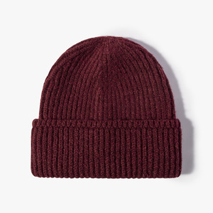 Produit tendance 2026, bonnets d'hiver classiques de haute qualité, broderie personnalisée du logo, bonnets en tricot, bonnet en tricot avec logo personnalisé - Product Image 1