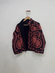 Veste bohème vintage en velours Suzani respirant, brodée à la main avec des motifs floraux, doublure en coton, col montant, manches longues - Product Image 4