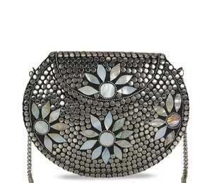 Bolso de Mano Rectangular de Latón con Diseño de Flor Esmaltada y Baño de Oro - Product Image 4