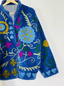 Veste Suzani en velours bleu brodée • Manteau bohème floral multicolore • Fait main pour festival • Vintage - Product Image 3