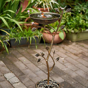 Clásico bebedero para pájaros de metal vintage, para jardín exterior, comedero de agua, cuenco decorativo de hierro, diseño tradicional rústico con encanto. - Product Image 3