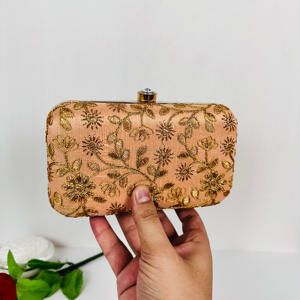 Bolso Bandolera Cruzado de Aluminio Chapado en Oro Antiguo, Elegante y Moderno, Bolso de Mano Compacto con Bordado de Alas de Ángel, Escultura Pulida Tipo Potli - Product Image 6