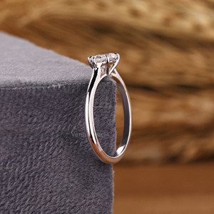 Bague de fiançailles antique en or massif 14 carats avec diamant de laboratoire CVD en forme de poire, clarté VS1, couleur E, élégante et unique - Product Image 5