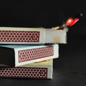 Cerillas de Seguridad de Madera Duraderas 5H, Venta al por Mayor, Fabricante y Exportador de Tamil Nadu, Palitos Negros y Marrones, Iluminación - Product Image 1