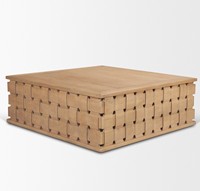 Table basse de salon moderne en bois de manguier massif, entièrement sculptée par CNC, avec des bords nettoyés, de forme carrée et une surface lisse.