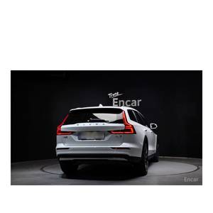 Volvo V60 B5 Ultimate AWD 2023 con Caja de Cambios Automática, Asientos de Cuero, Cámara Trasera, Solo 25,655 km, Volante a la Izquierda - Product Image 4