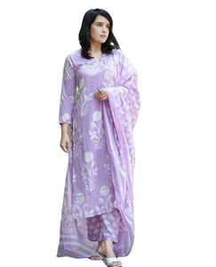 Kurtis en tissu de coton de style moderne avec pantalon pour femmes de la meilleure qualité Ensemble pour mariage Disponible en vrac - Product Image 1