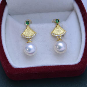 ต่างหูมุกน้ำจืดสีขาวขนาด 9-10 มม. สำหรับผู้หญิง เงินแท้ S925 ดีไซน์เรียบง่าย แสงเงาสวยงาม มีตำหนิเล็กน้อย - Product Image 1