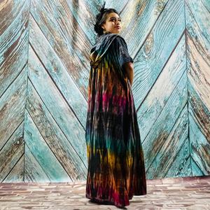 Nouvelle Robe Kimono Bandeau Femme Taille Unique avec Ceinture en Tissu Rayonne, Motif Tie-Dye Fait Main, Coupe Haute - Product Image 2